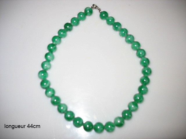 Collier en perles couleur jade - modle 2